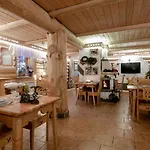 Goralski Gosciniec & * 포로닌