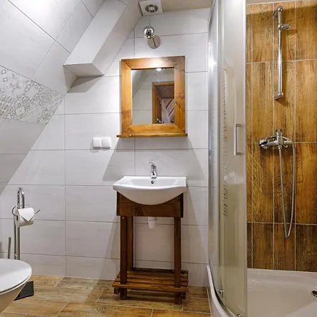 Goralski Gosciniec & * Poronin