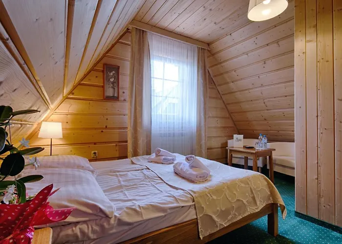 Goralski Gosciniec & פורונין